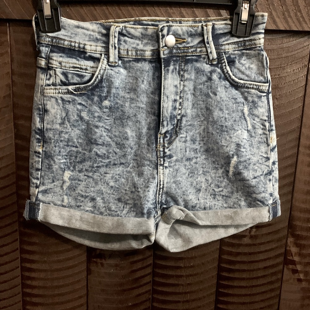 Junior’s Washed Out Jean Shorts